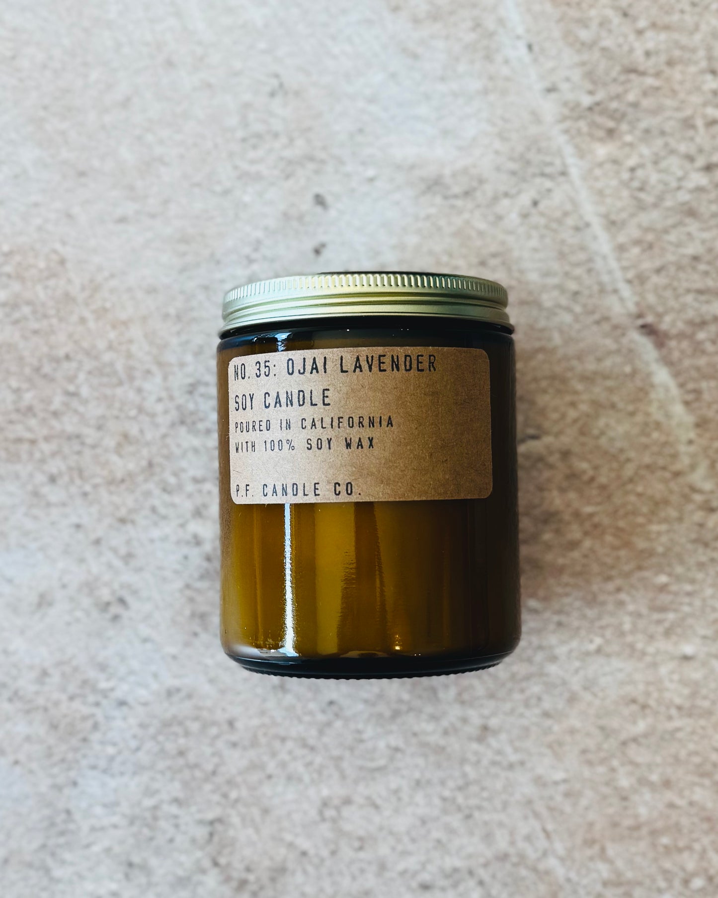 KERTI ojai lavender frá P.F. Candle Co. Eu