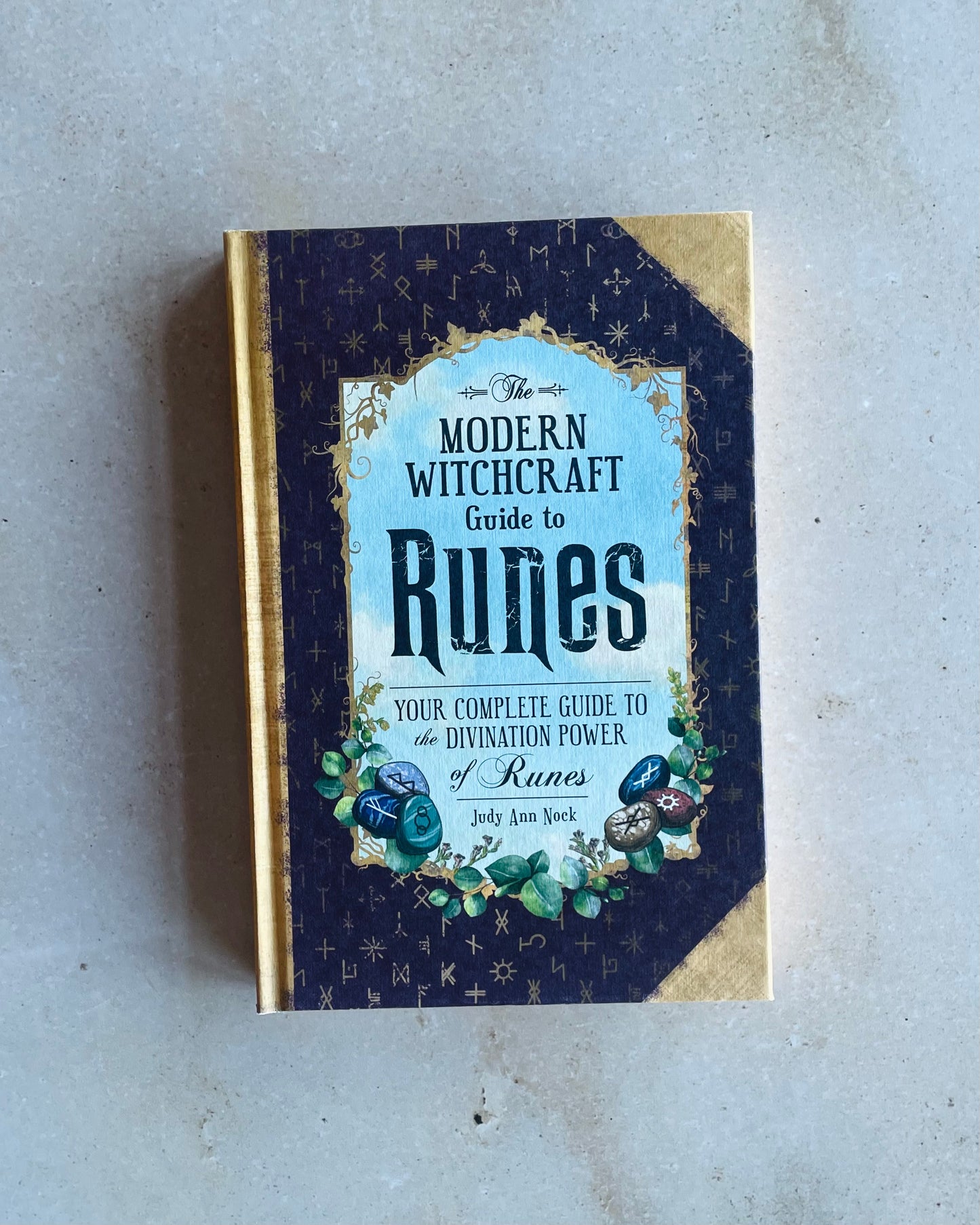 BÓK The Modern Witchcraft Guide To Runes - Judy Ann Nock